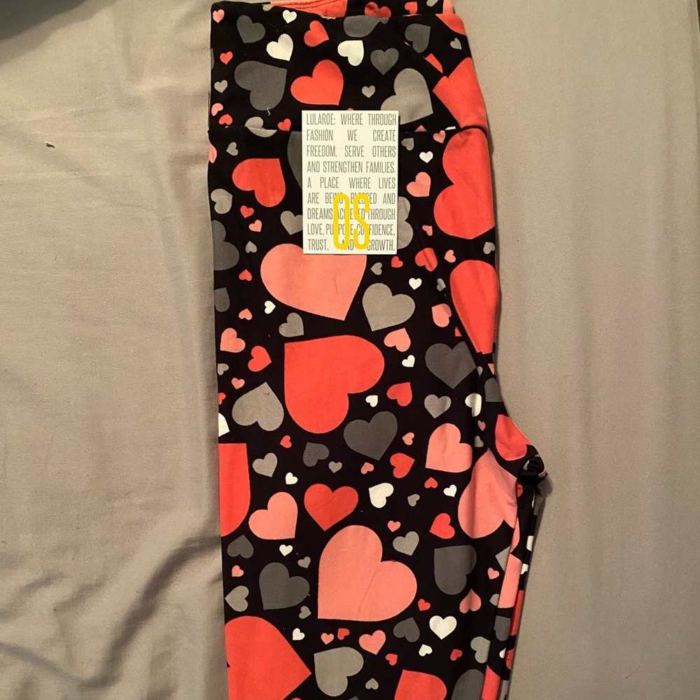 LuLaRoe OS Valentine’s Day Leggings. NWT